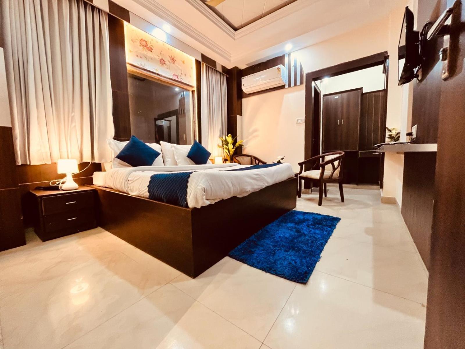 Hotel Ramawati Near Ganga Ghat Haridwār Exteriör bild