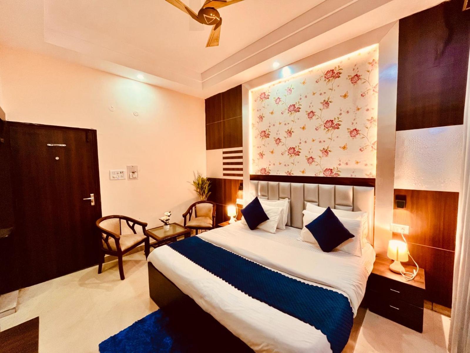 Hotel Ramawati Near Ganga Ghat Haridwār Exteriör bild